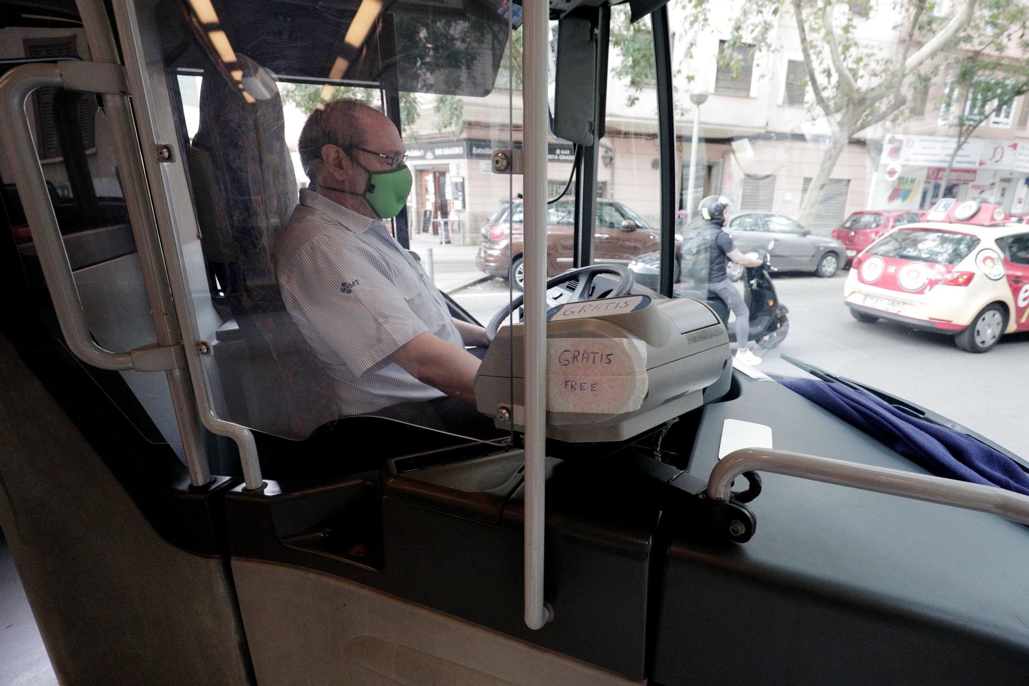 Los residentes toman los aparcamientos del centro el Día sin Coches