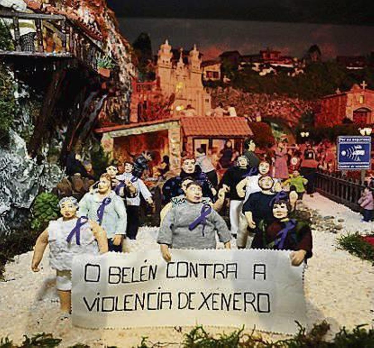 El belén de Valga desata pasiones