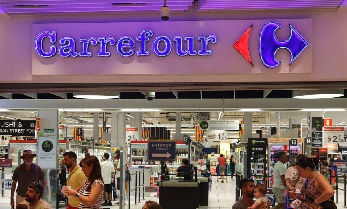 Un jutge fa readmetre un empleat que va convidar a pastes