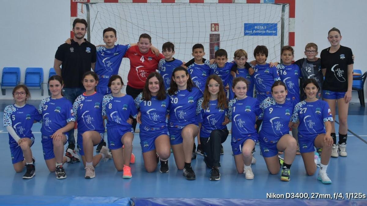 El Handbol Club Puig d’en Valls se reestructura y se centra en fomentar la base