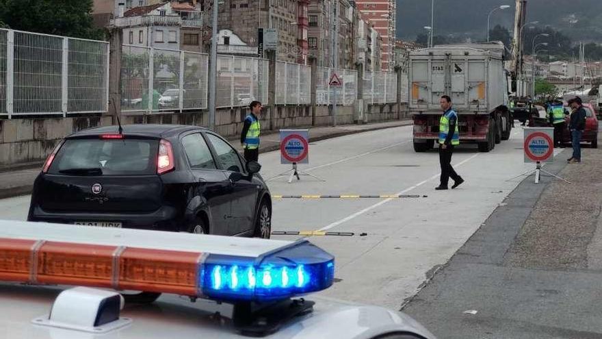 Control de seguridad en el Puerto de Marín. // S.A.