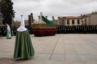 Nueva suspensión procesional en Zamora: la Esperanza se queda en la plaza de la Catedral