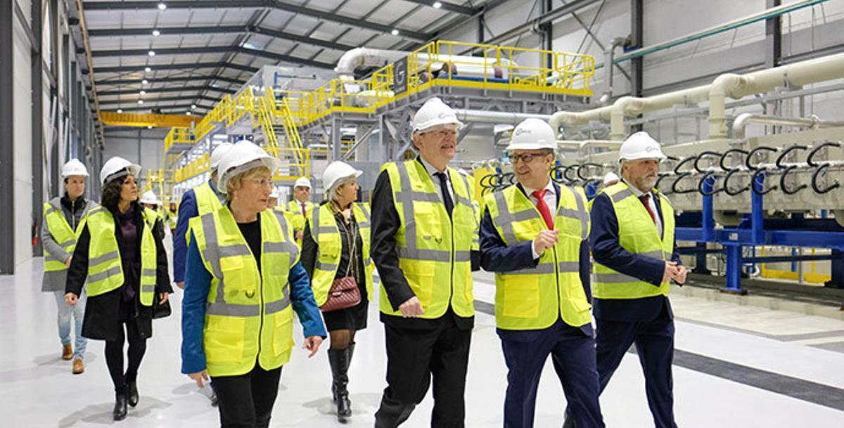 Así son las instalaciones de Vialco: Un gigante de la industria 4.0 en Alicante