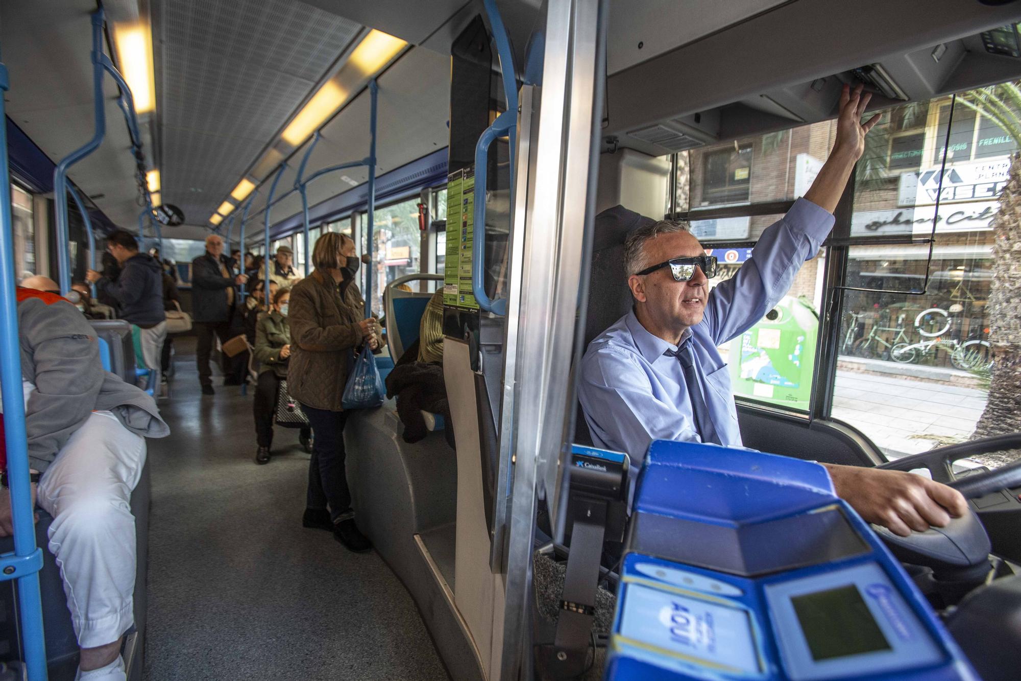 Hoy ya no hay que llevar la mascarilla en los transportes públicos