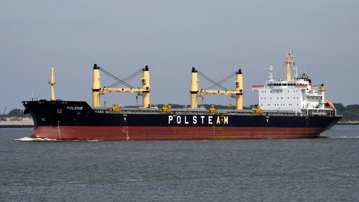 El busque 'Polesie', con bandera bahameña, navegaba desde Hamburgo a A Coruña.