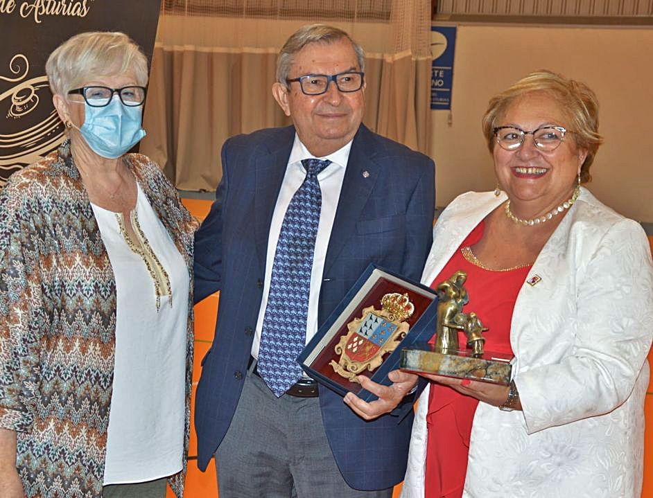 Carmen Arango, Miguel Pocoví y Amada Álvarez. | Rep. B. G.