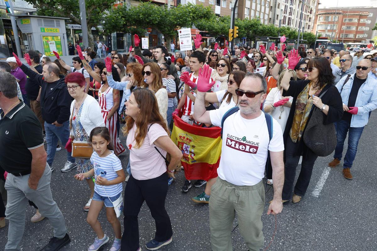 La protesta de los autónomos en Gijón, en imágenes La protesta de los autónomos en Gijón, en imágenes