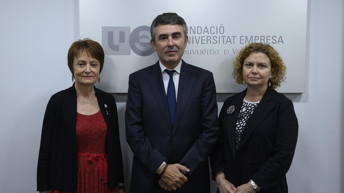 María Vicenta Mestre, Juan Manuel Pérez Mira y María Emilia Adán.