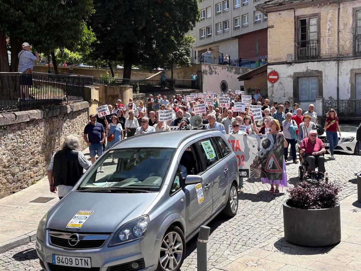 Así fue la manifestación en Cangas del Narcea para exigir unas carreteras dignas