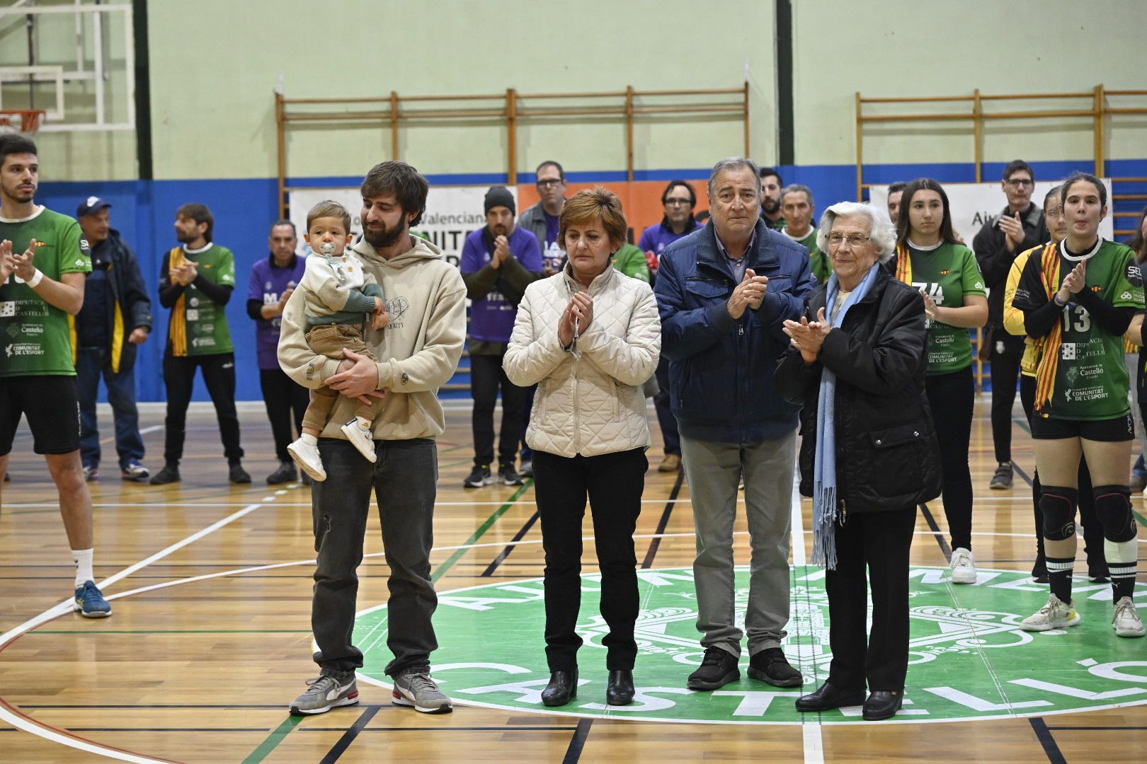 Merecido homenaje en Castelló: El mundo del balonmano rinde tributo a Rafael Martí