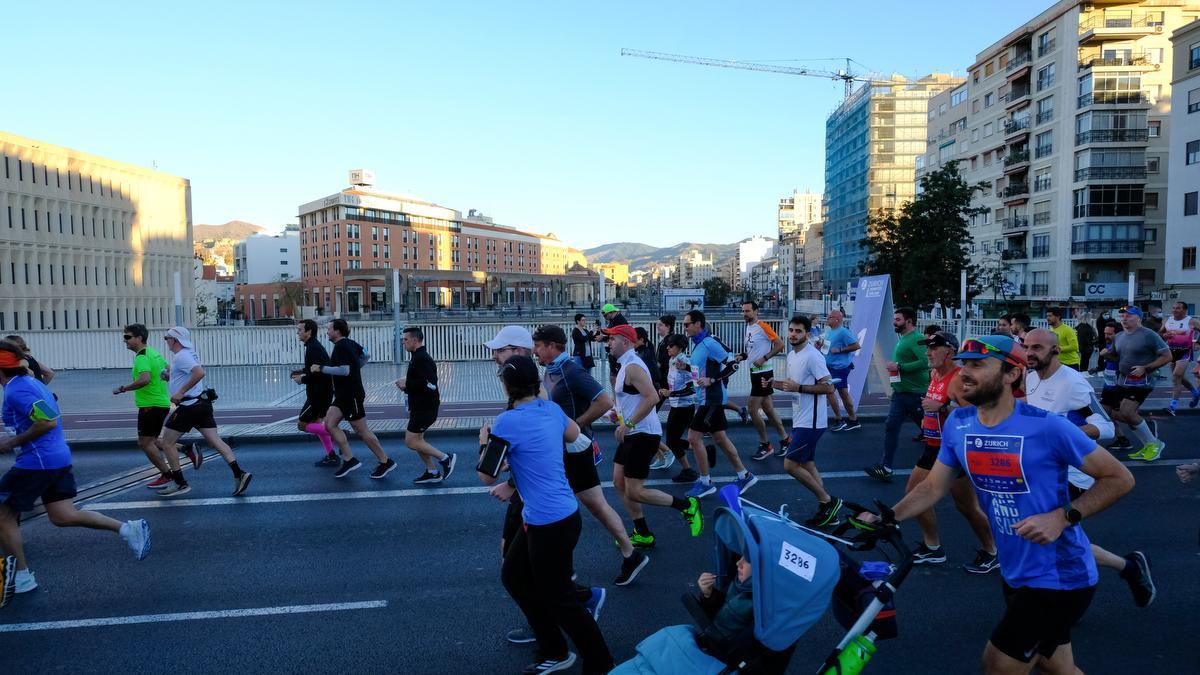 Las imágenes de la Zurich Maratón de Málaga