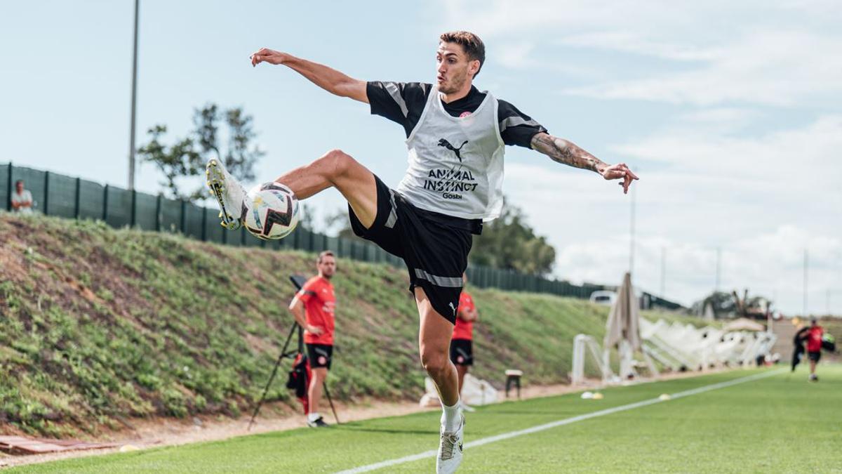 L’uruguaià Santi Bueno durant un entrenament d’aquest curs a les instal·lacions de La Vinya.