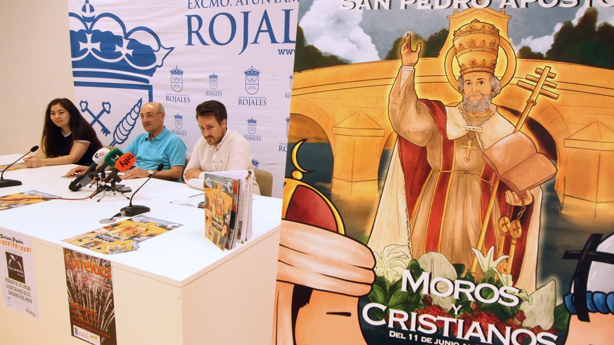 Nazaret Martí, Antonio Pérez y Javier Martínez presentan el cartel y el libro de las fiestas