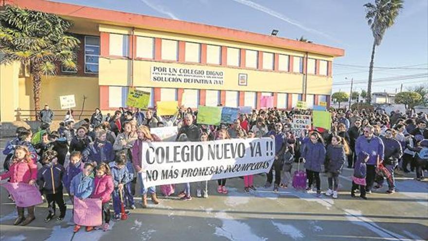 El alcalde de Badajoz califica de «chapuza» la ampliación del colegio de Gévora