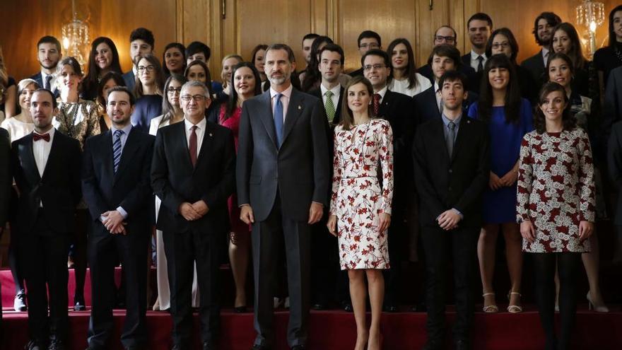 Audiencia de los Reyes con los ganadores de los Premios Fin de Carrera 2015 de la Universidad de Oviedo