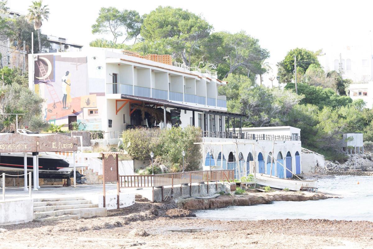 Imágenes de las casetas varadero en el puerto de Portinatx Imágenes de las casetas varadero en el puerto de Portinatx
