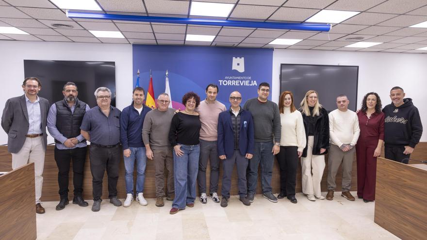 Torrevieja reconoce a "La Mar de Bien" como Tenedor de Oro 2026 y celebra el medio siglo de la Asociación de Hostelería