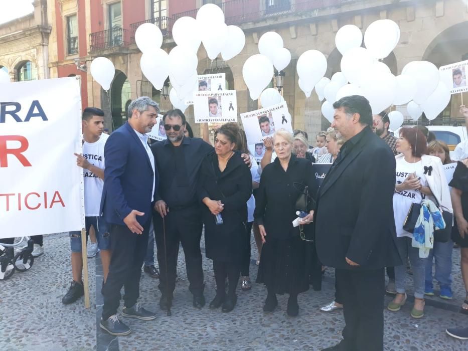 Suelta de globos para exigir justicia con Eleazar