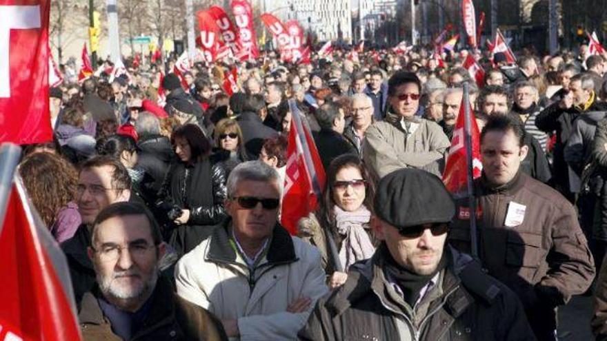 Sindicatos se movilizan en Zaragoza y otras 44 ciudades por sueldos dignos