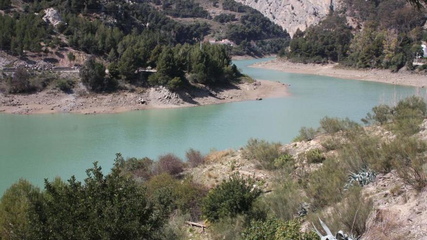 Una imagen reciente del conjunto de embalses del Guadalhorce, afectados por la falta de caudal.