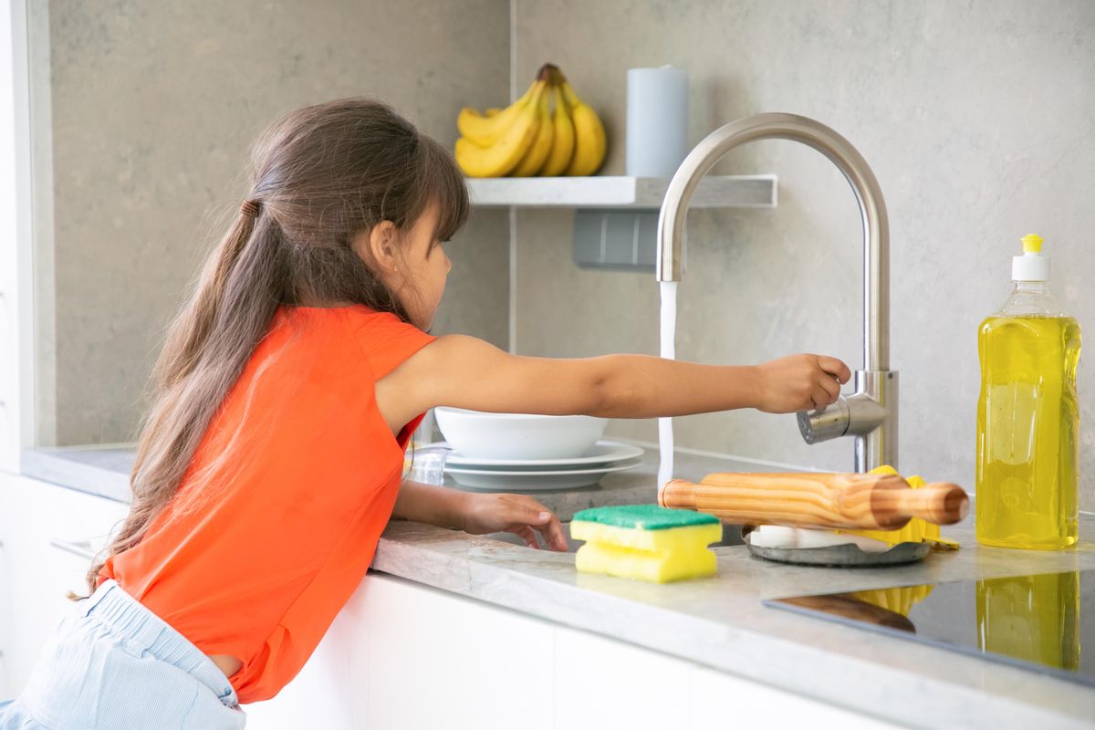 Cómo desatascar el fregadero de forma fácil y rápida