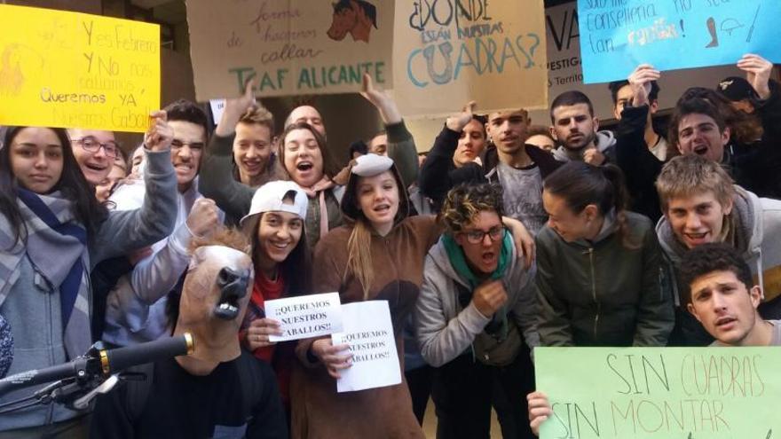 Protesta de los estudiantes ante Educación