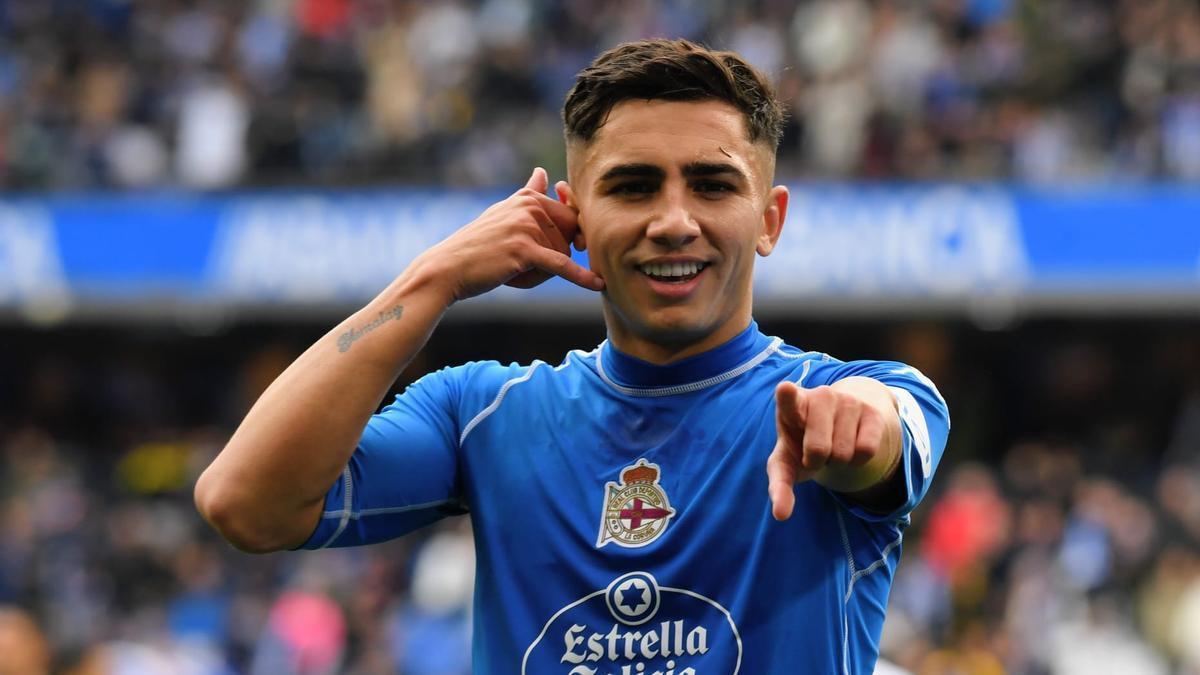 デポルティーボの 3 人の選手、リーグのこの日の理想的な 11 人