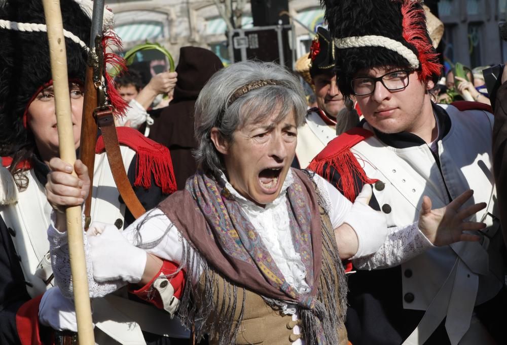 La representación de la expulsión de las tropas invasoras francesas congrega en el casco histórico a miles de personas para disfrutar del broche de oro a un fin de semana de fiesta.