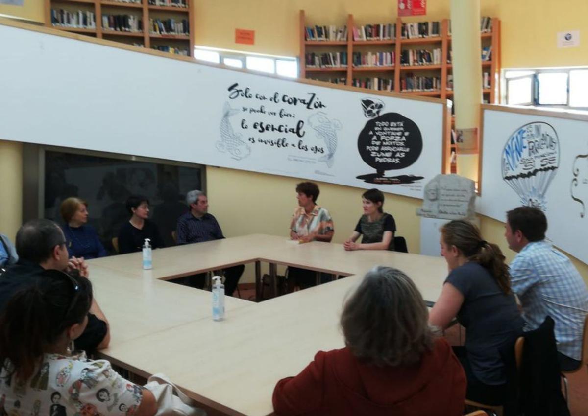 Coloquio con la escritora Marta Villar en Sada | LA OPINIÓN