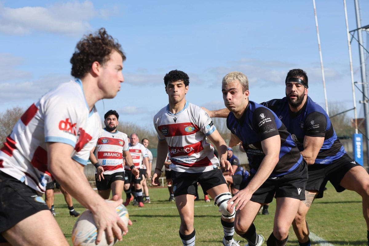 Una acción del duelo entre vilagarcianos y coruñeses.