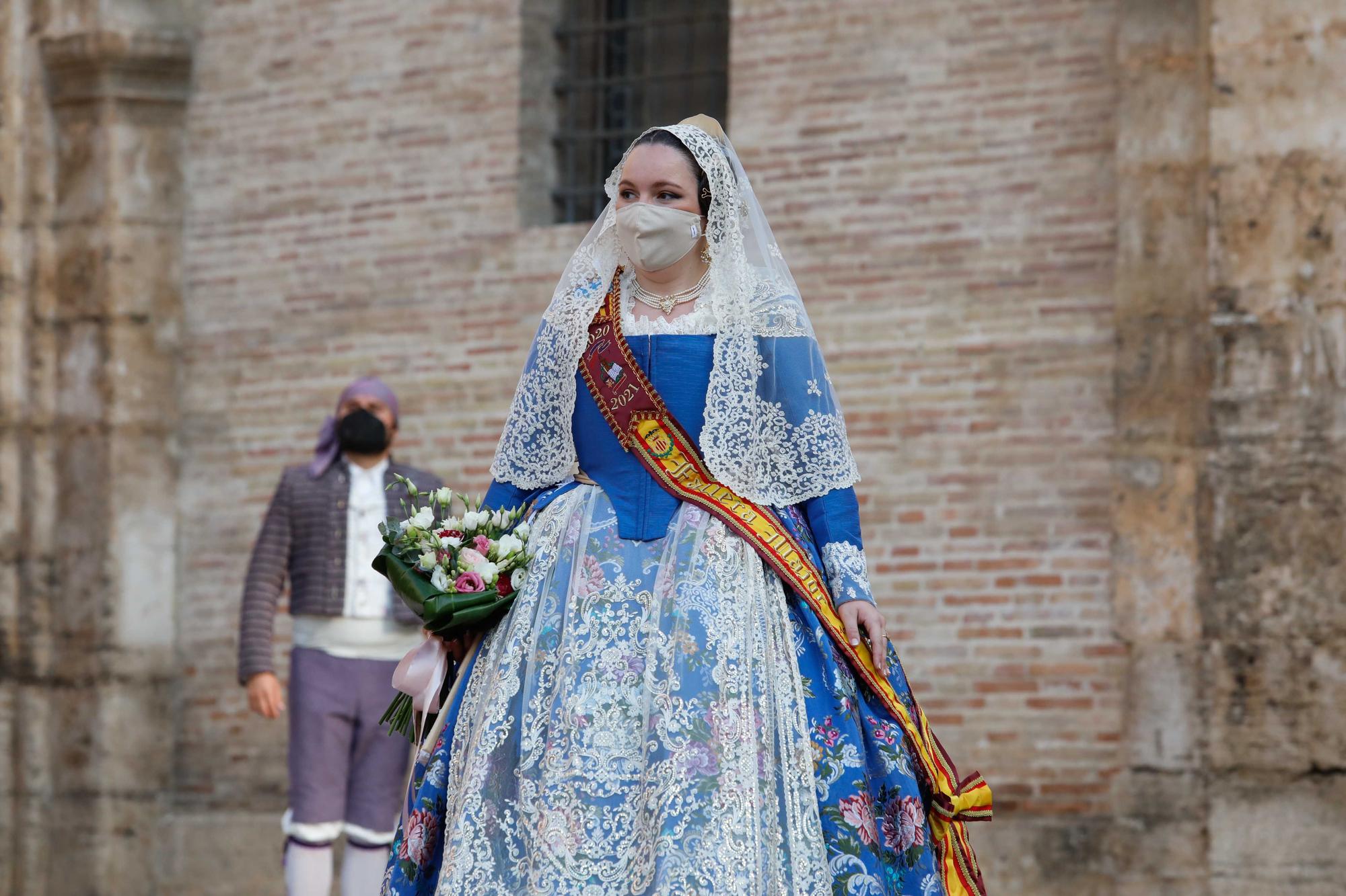 Búscate en el segundo día de Ofrenda por la calle del Mar (entre las 18.00 y las 19.00 horas).