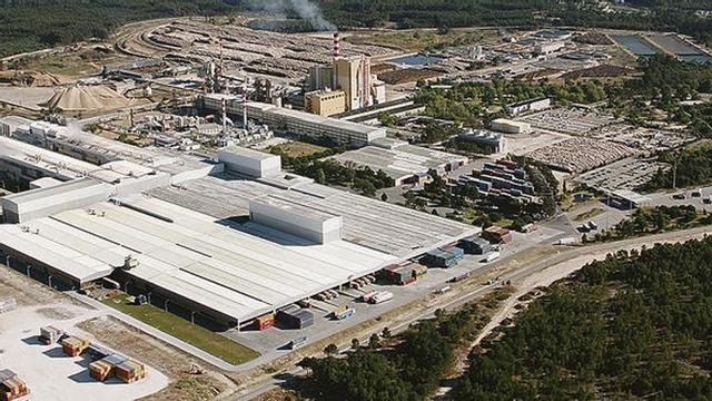 Vista aérea de las instalaciones de Navigator Company, antigua Portucel, en Figueira da Foz. // TNC