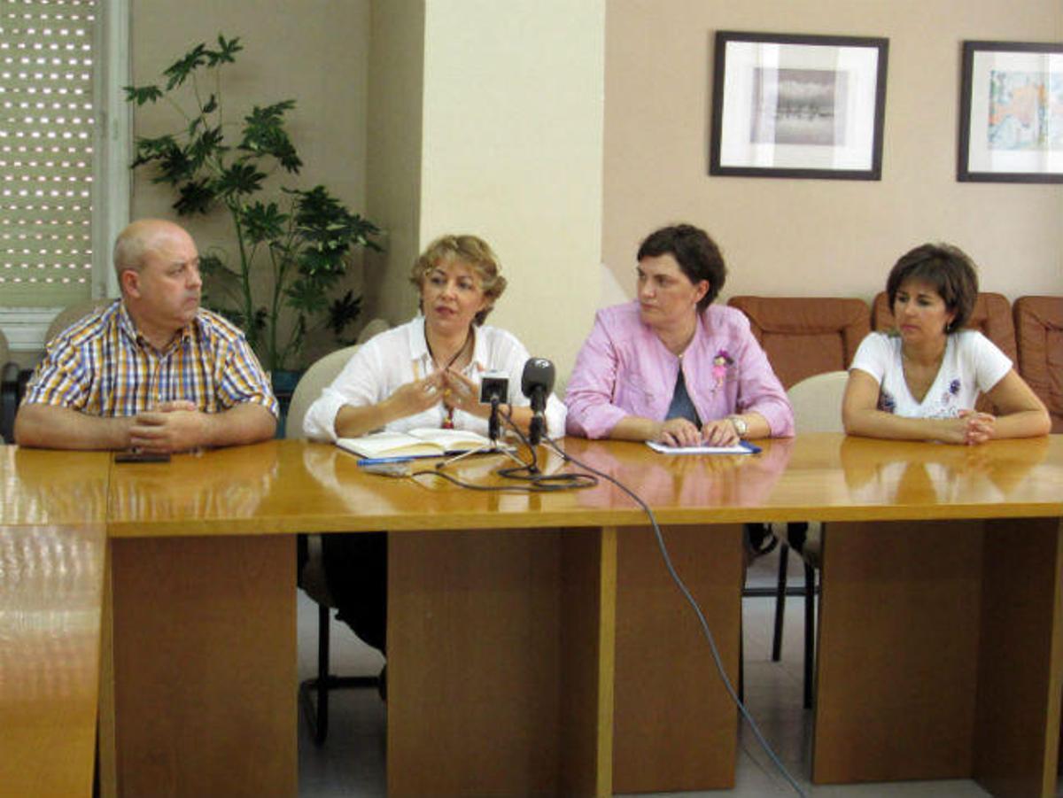 Representantes socialistas de la Foia y la diputada Patricia Blanquer explicaron las iniciativas