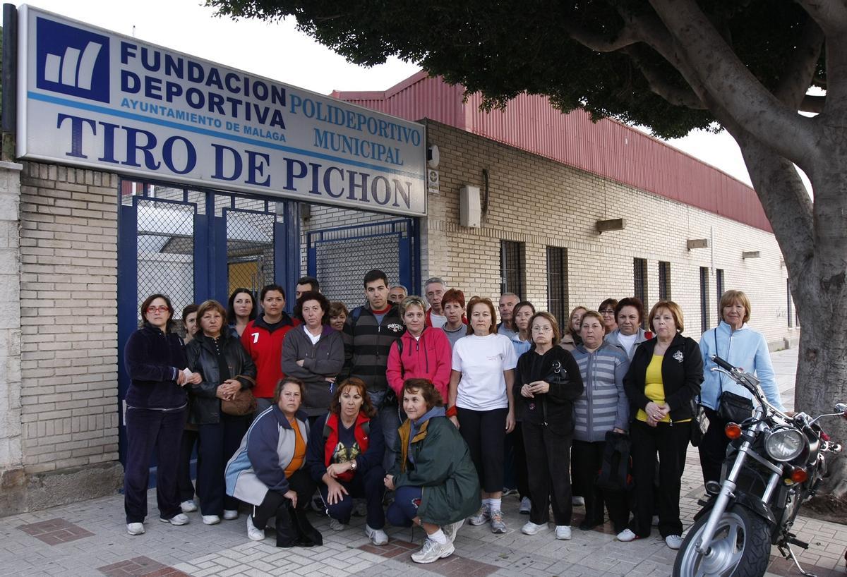En 2009, usuarios del polideportivo Tiro de Pichón ya protestaron por el mal estado de las instalaciones.