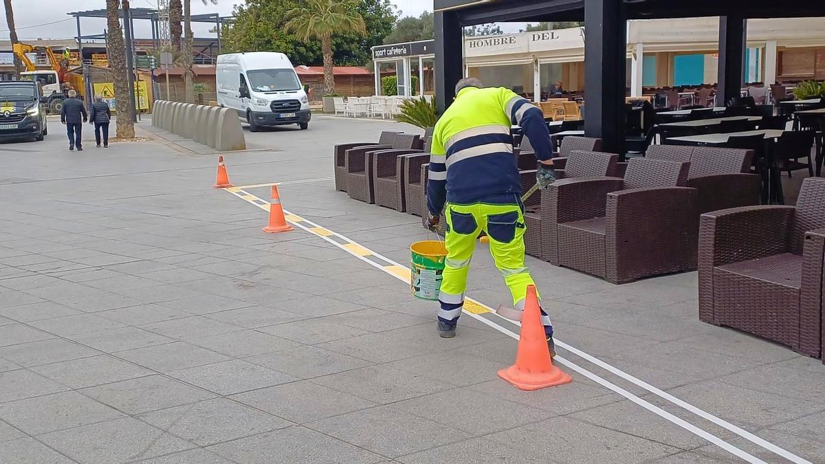 Así está limitando el Ayuntamiento de Torrevieja la ocupación por terrazas vía pública en el paseo marítimo