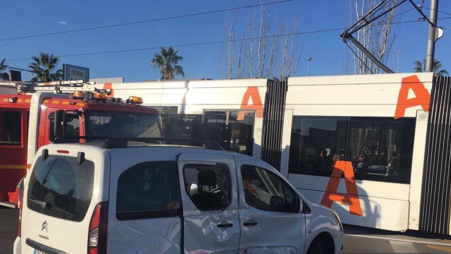 Imagen del vehículo momentos después del accidente