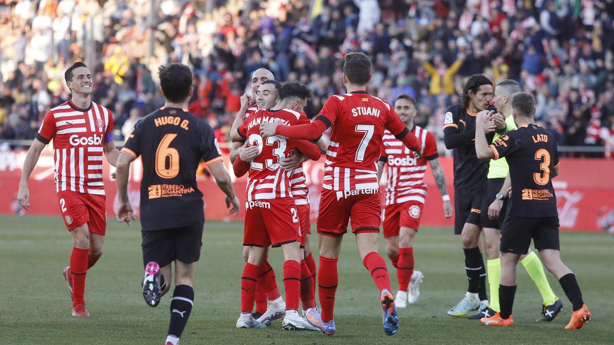 Els jugadors del Girona celebren el gol al València en l'últim partit a l'estadi