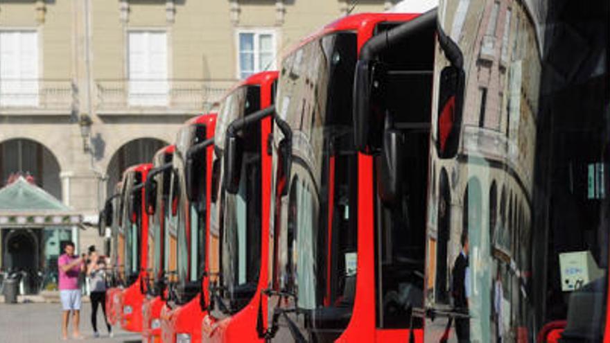 Nuevos vehículos de la flota de autobuses para transporte urbano de la Compañía de Tranvías de A Coruña. / C.Pardellas