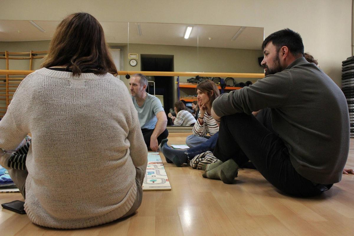 Les mares i els pares intercanvien experiències en aquest nou espai