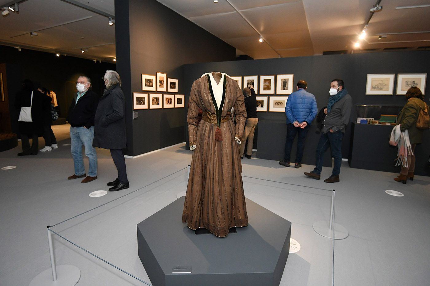 Exposición Museo de Pontevedra: "De Babiano Méndez-Nuñez a Mendoza Babiano. Dúas xeracións de mulleres para a historia de Pontevedra"