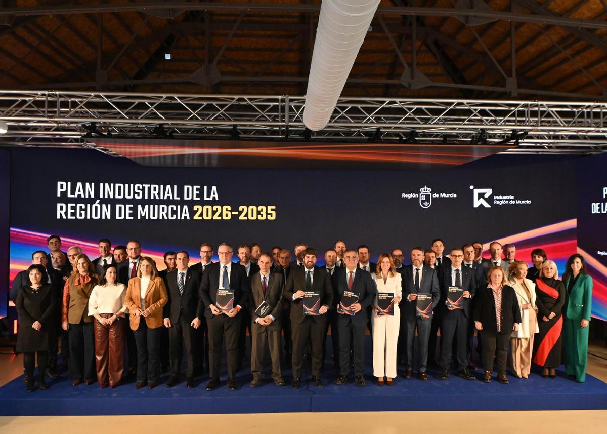 El jefe del Ejecutivo regional, Fernando López Miras, ha presidido este lunes el acto de presentación del Plan Industrial de la Región de Murcia 2026-2035