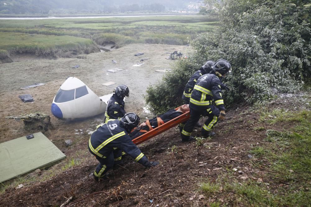 Doble simulacro de emergencias en Asturias: un accidente de avión y un gran incendio forestal