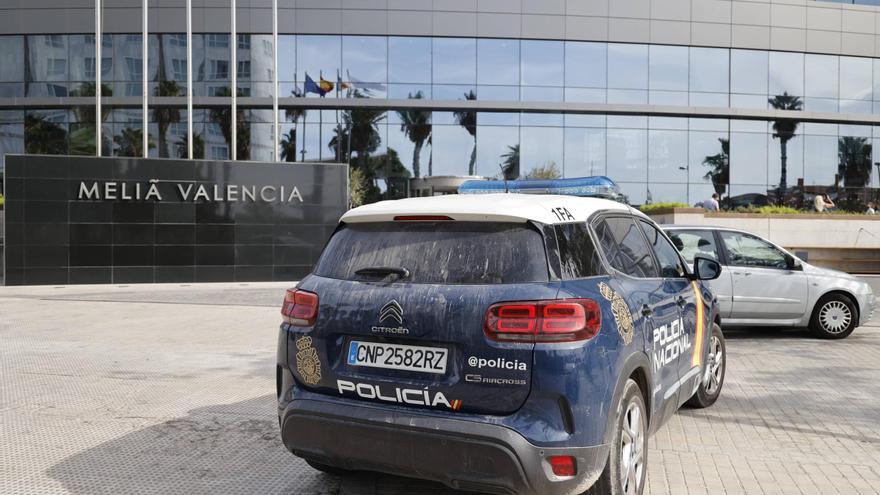 Arrestan a un fugitivo por estafa tras dar un nombre falso en un hotel de Valencia