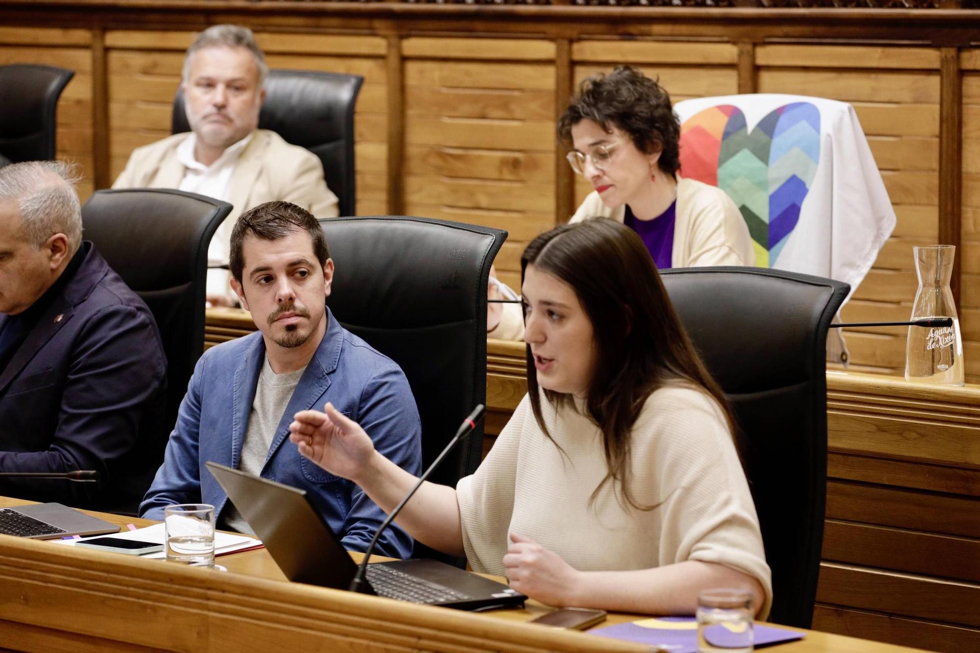 El Pleno del mes de marzo en Gijón, en imágenes