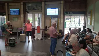 Sin tren de Zamora a Galicia por los incendios en Orense, que ya amenazan a la Alta Sanabria