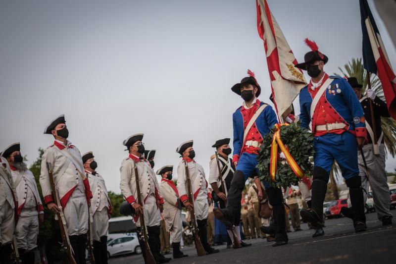 Homenaje a los caídos durante el 25 de julio de 1797 en el Cuartel de Almeyda