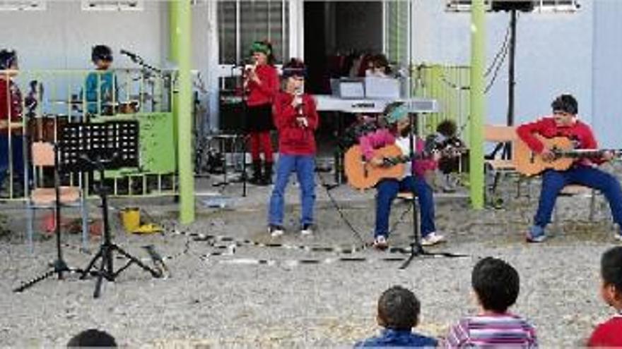 L&#039;escola Valldaura estrena la banda d&#039;animació Les Formigues Vermelles