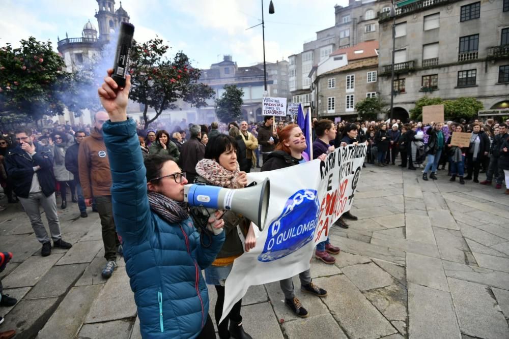 Una multitudinaria manifestación que recorrió la ciudad durante más de una hora denuncia los feminicidios y recuerda que "sin cuidados, no hay vida".