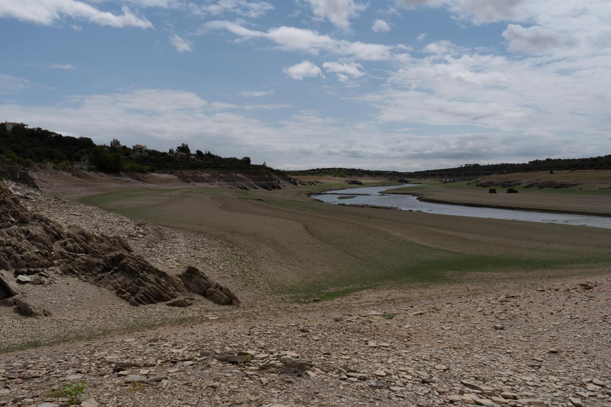 GALERÍA | El “brutal vaciado del embalse de Ricobayo”, en imágenes.