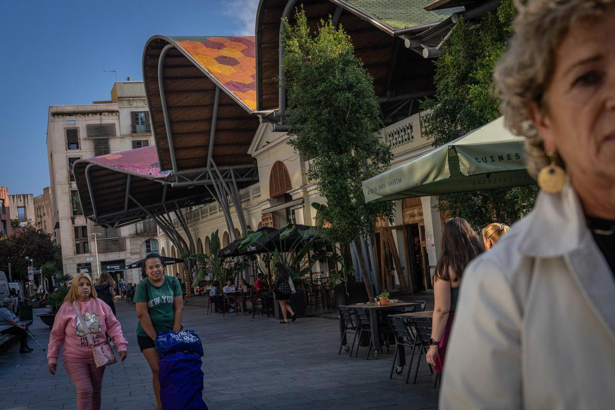 Los paradistas del mercado de Santa Caterina, al límite por un servicio de vigilancia deficiente